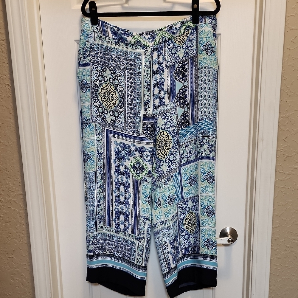 Chico's Blue and White Patterned Palazzo Pants sz 3(XLarge)